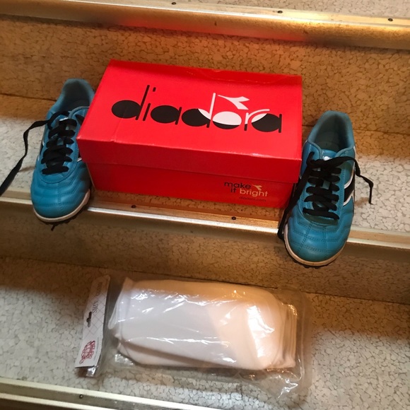 dia dora Shoes Diadora Womens Soccer Cleats And Shin Guards Socks